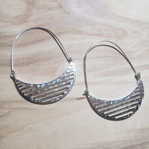 Hammered silver lightweight hanger earrings